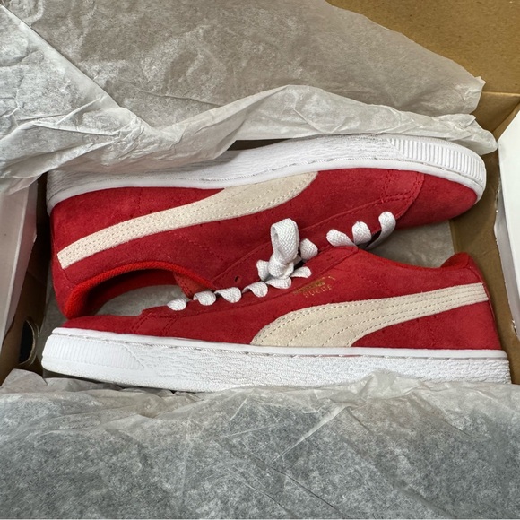 Puma Suede Jr. size 7y “high risk red”  LOOKS NEW - Picture 13 of 15